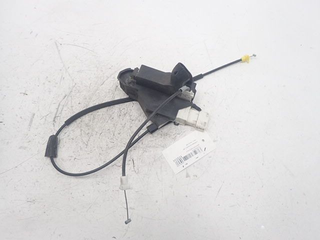 Serrure de porte avant gauche