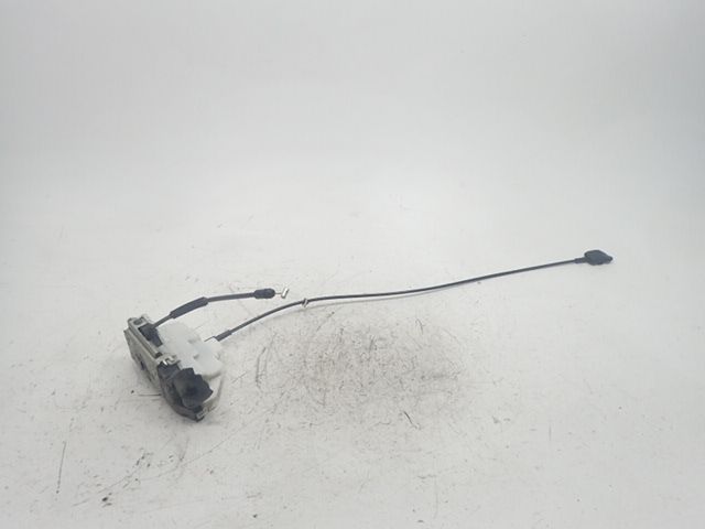 Serrure de porte avant gauche