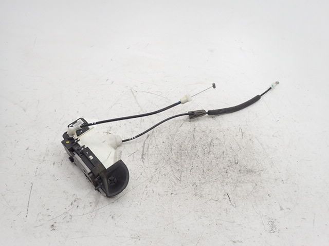 Serrure de porte avant gauche