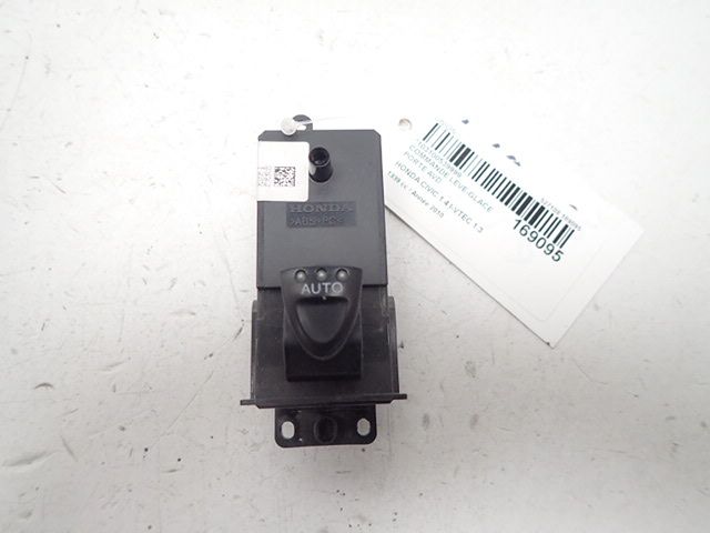 Commande lève-vitre avant droit