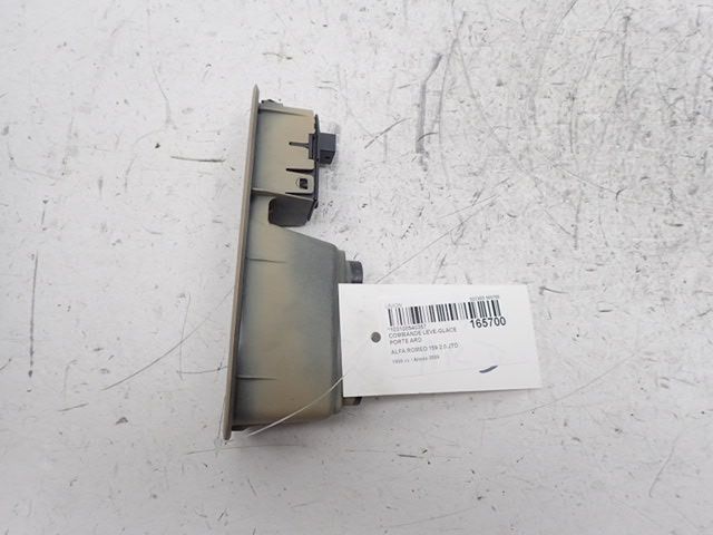 Commande lève-vitre arrière droit