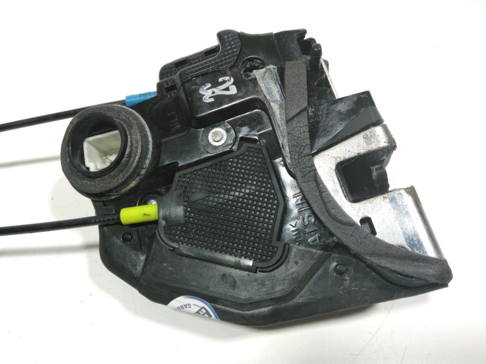 Serrure de porte arrière gauche