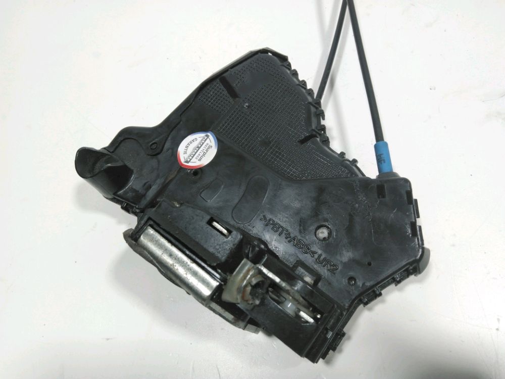 Serrure de porte avant droite