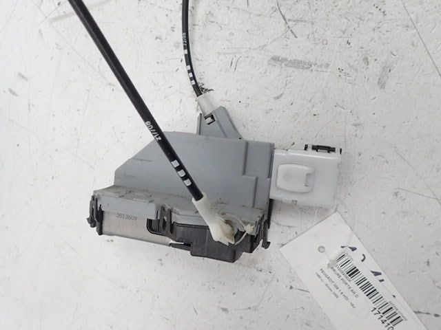 Serrure de porte arrière droite