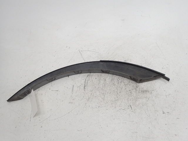 Elargisseur d'aile arrière gauche