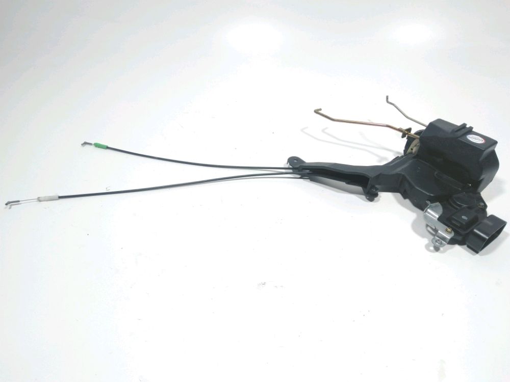 Serrure de porte avant gauche