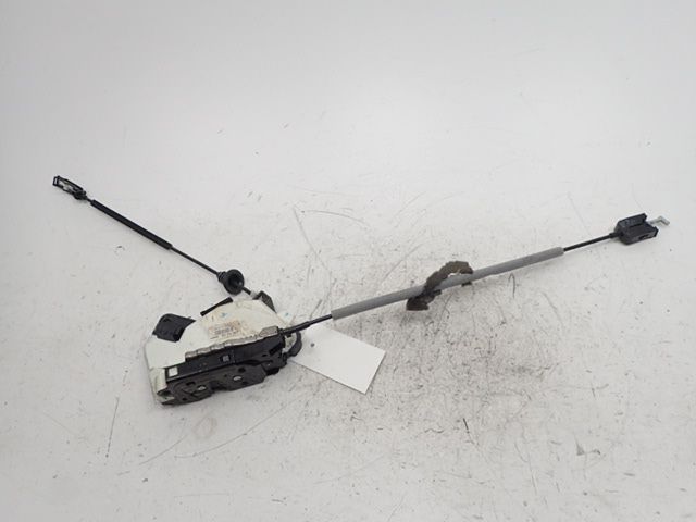 Serrure de porte arrière droite