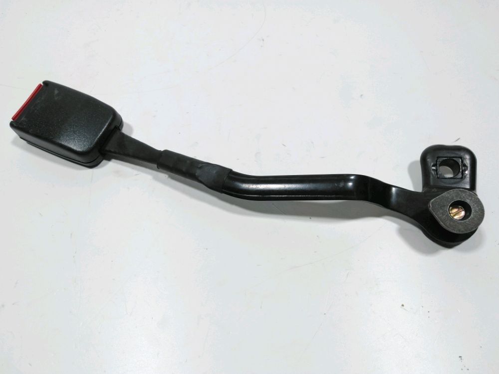 Ancrage ceinture avant gauche