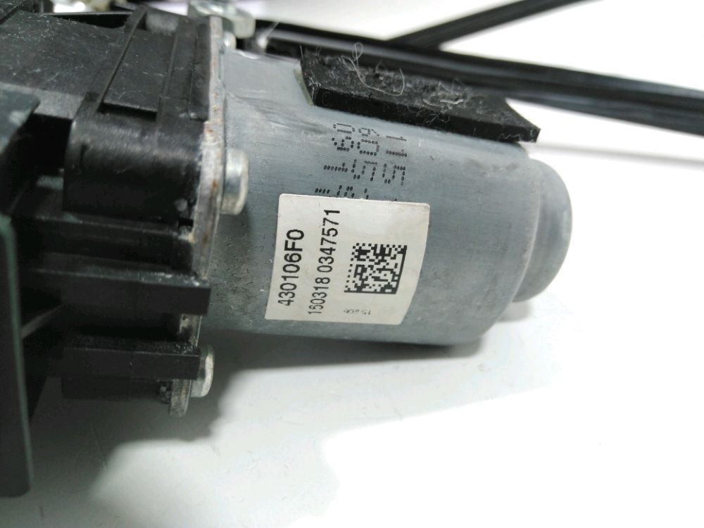 Lève-vitre électrique avant droit