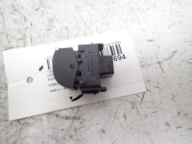 Commande lève-vitre avant droit