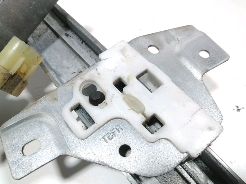 Lève-vitre électrique avant droit