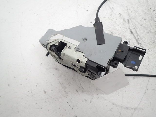 Serrure de porte arrière gauche