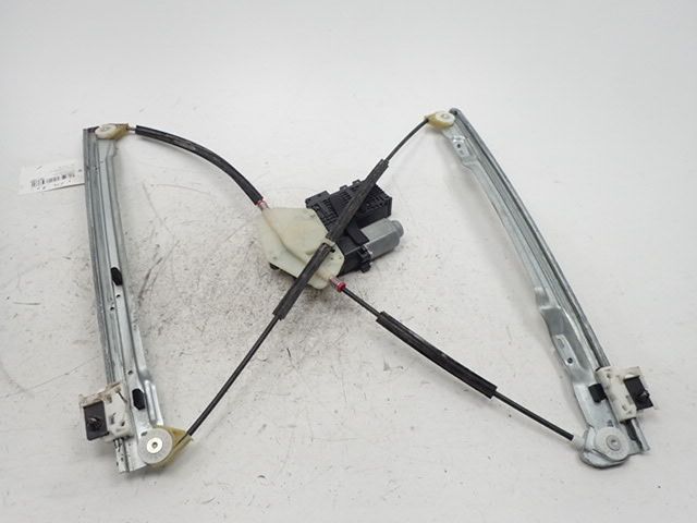 Lève-vitre électrique avant droit