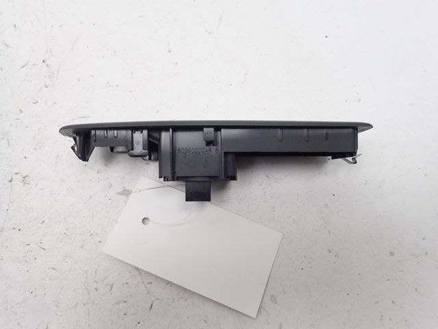 Commande lève-vitre avant droit