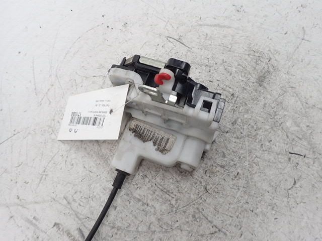 Serrure de porte avant gauche