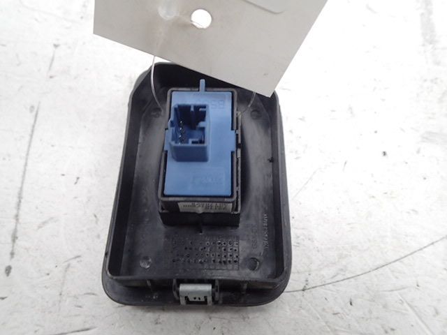 Commande lève-vitre avant droit