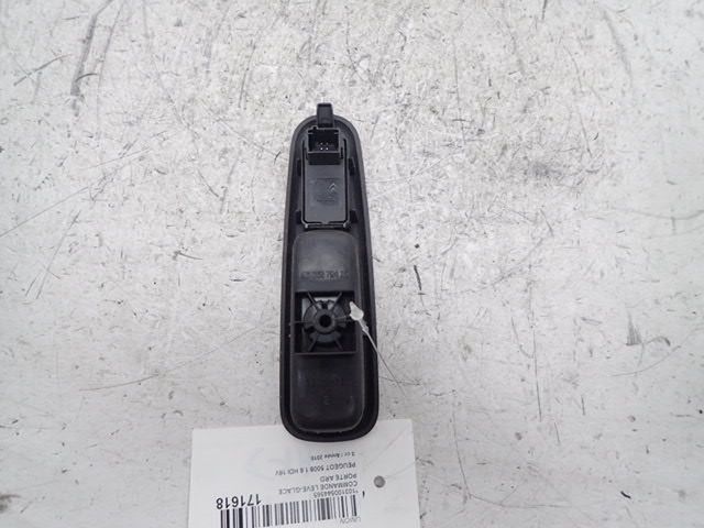 Commande lève-vitre arrière droit