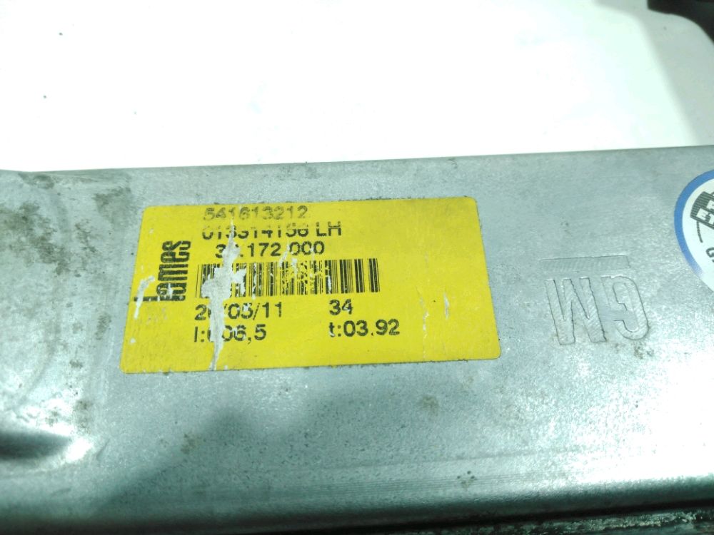 Lève-vitre électrique avant gauche