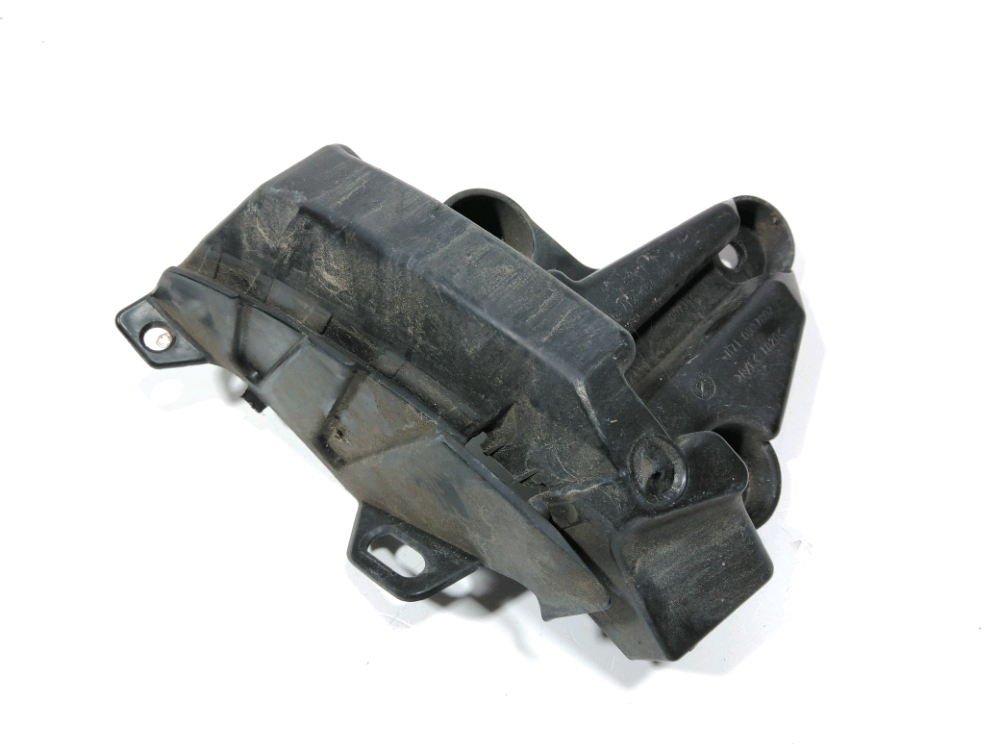 Support droit de pare-choc arrière