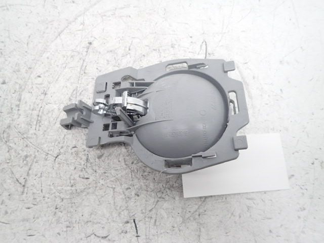 Poignée intérieure porte avant droite