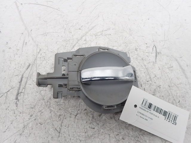 Poignée intérieure porte avant gauche