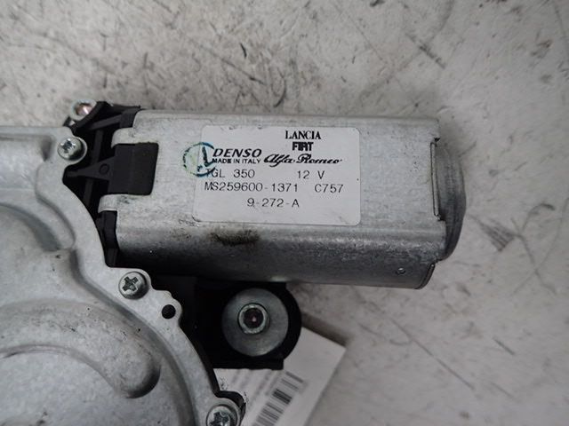 Moteur d'essuie glace arrière