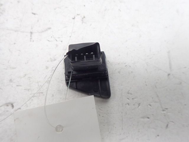 Commande lève-vitre avant droit