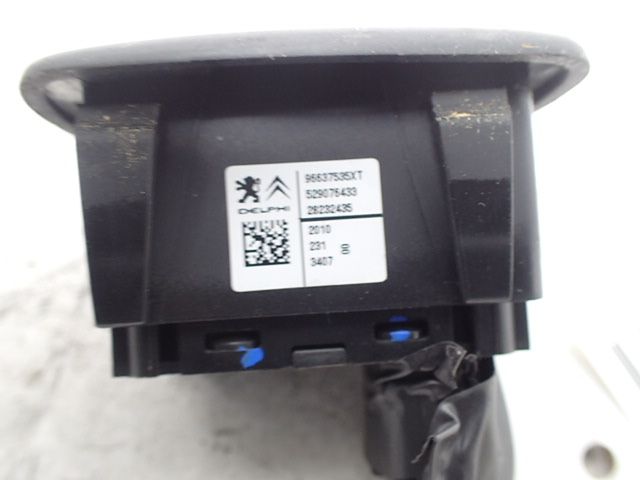 Commande lève-vitre arrière gauche