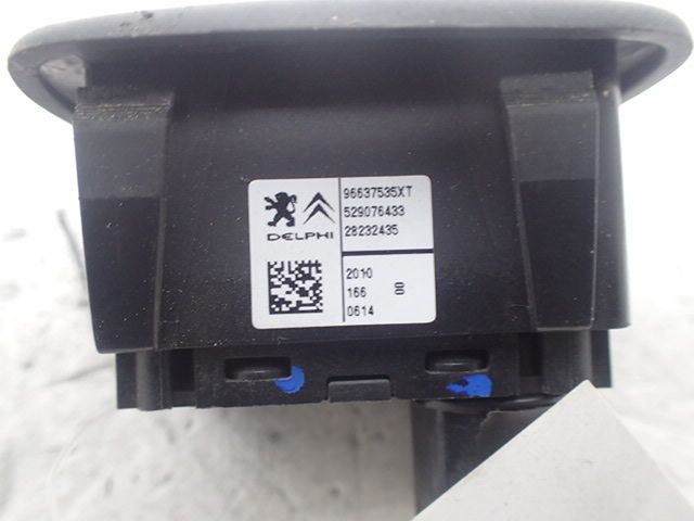 Commande lève-vitre arrière droit