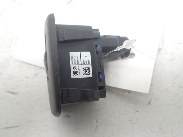 Commande lève-vitre arrière gauche