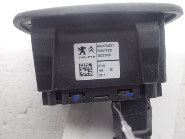 Commande lève-vitre arrière gauche