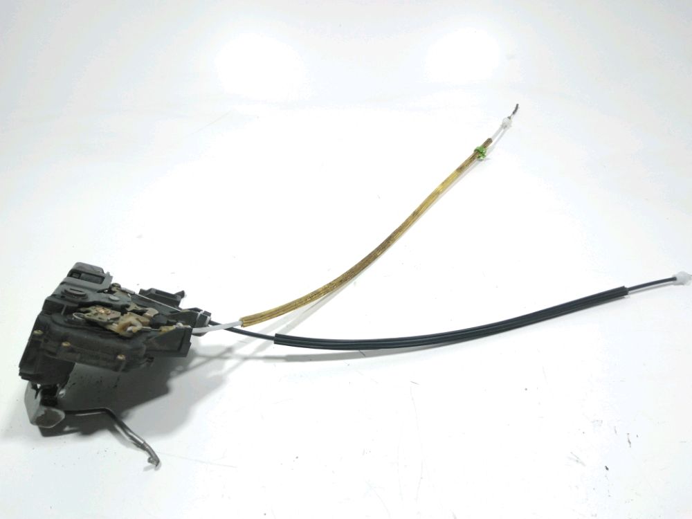 Serrure de porte avant droite