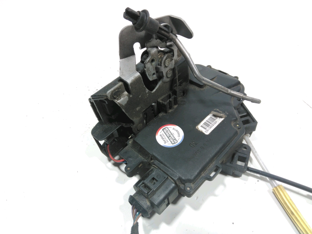 Serrure de porte avant droite