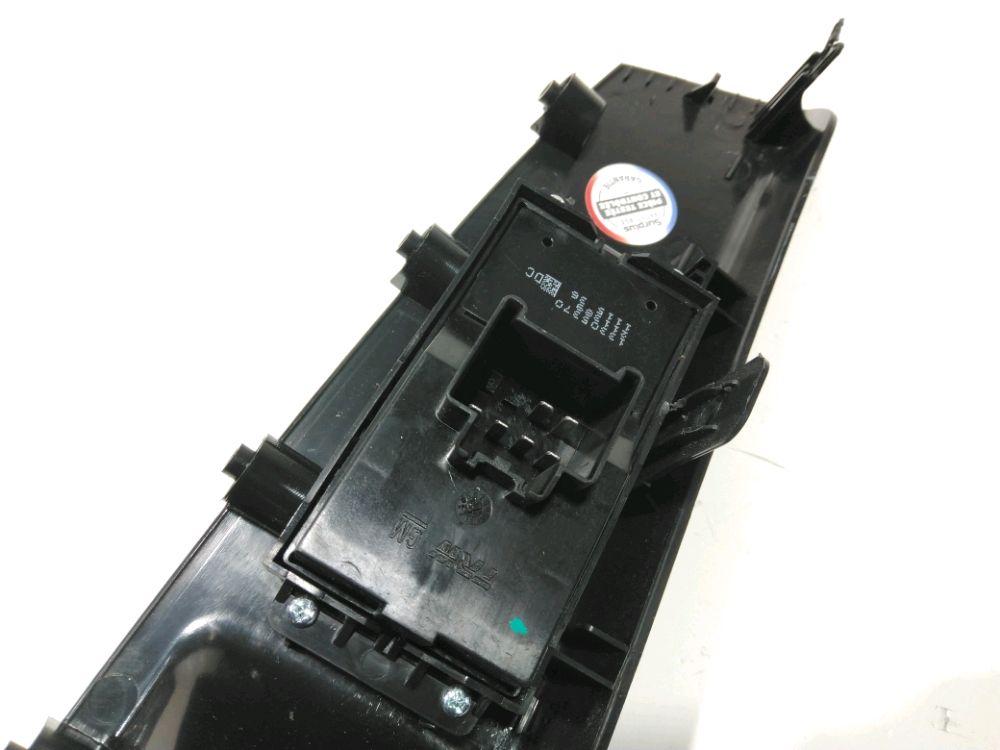 Commande lève-vitre avant droit