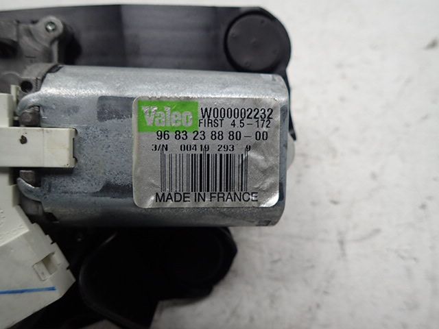 Moteur d'essuie glace arrière
