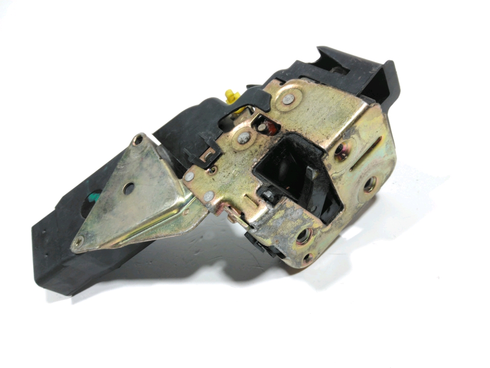 Serrure de porte avant droite