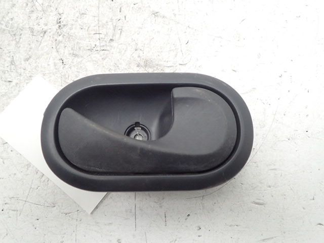 Poignée intérieure porte avant droite