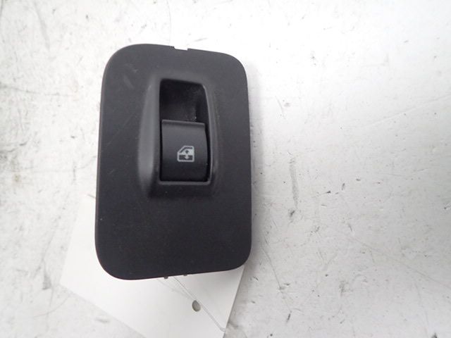 Commande lève-vitre avant droit