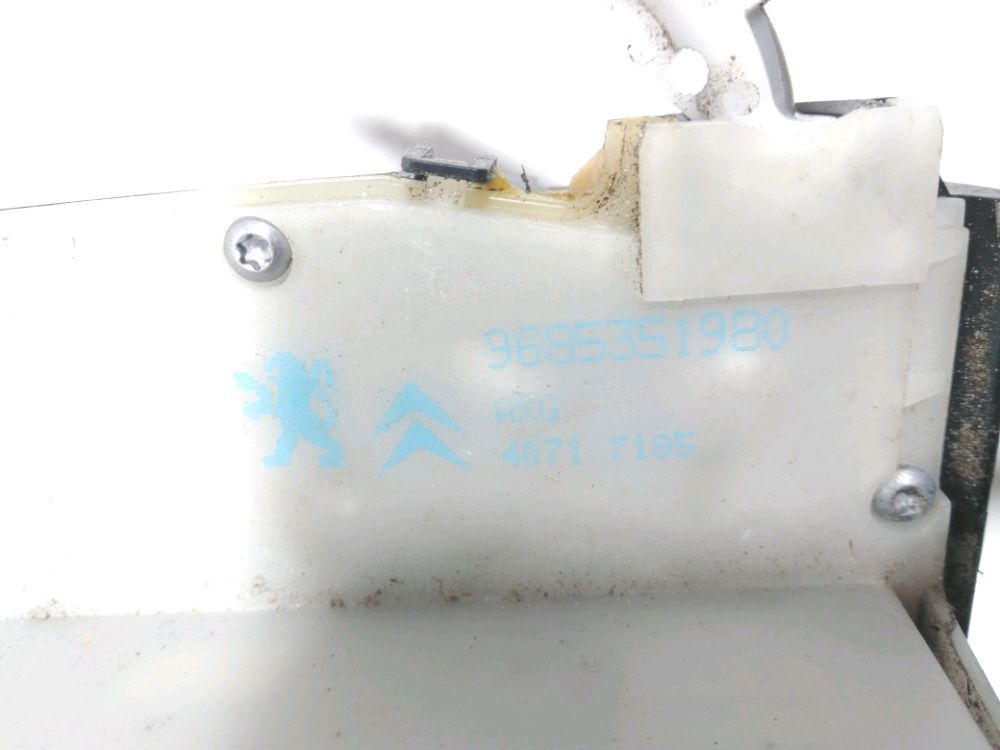 Serrure de porte arrière gauche