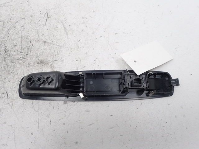 Commande lève-vitre avant droit