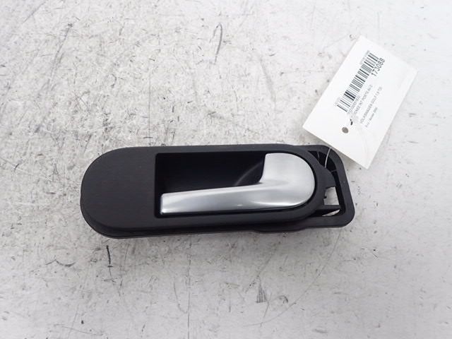 Poignée intérieure porte avant droite