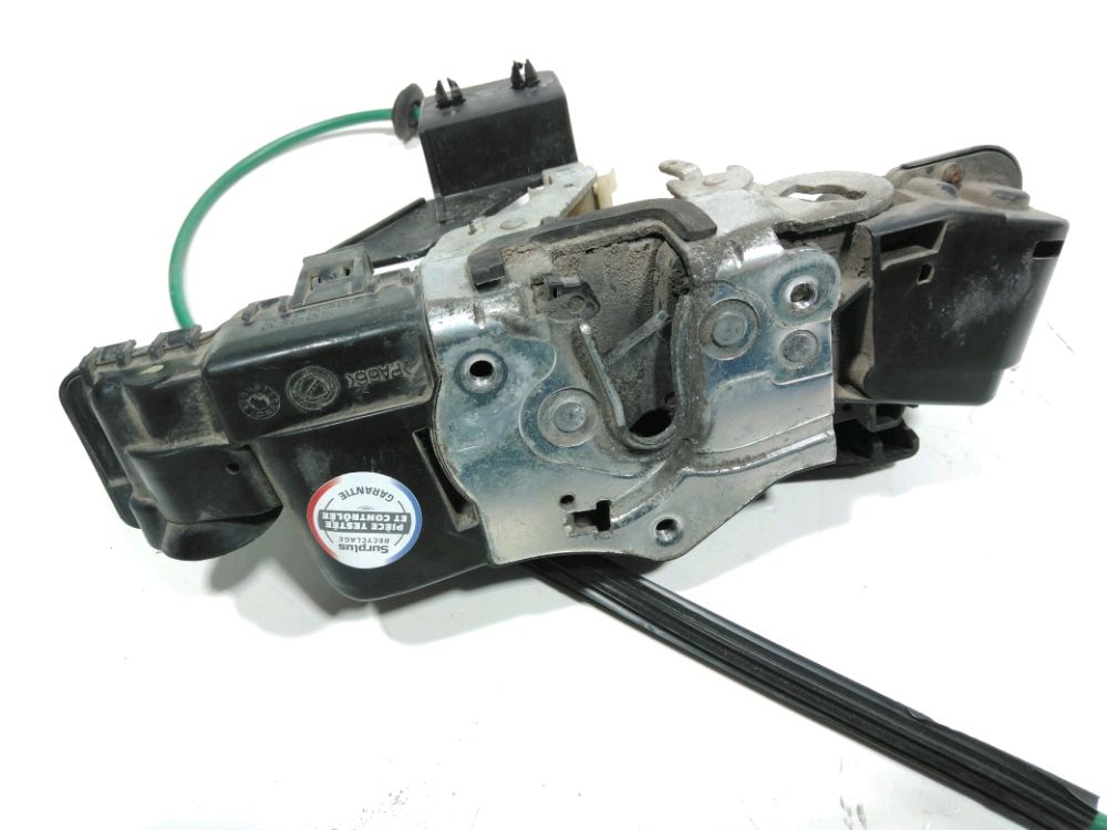 Serrure de porte avant gauche