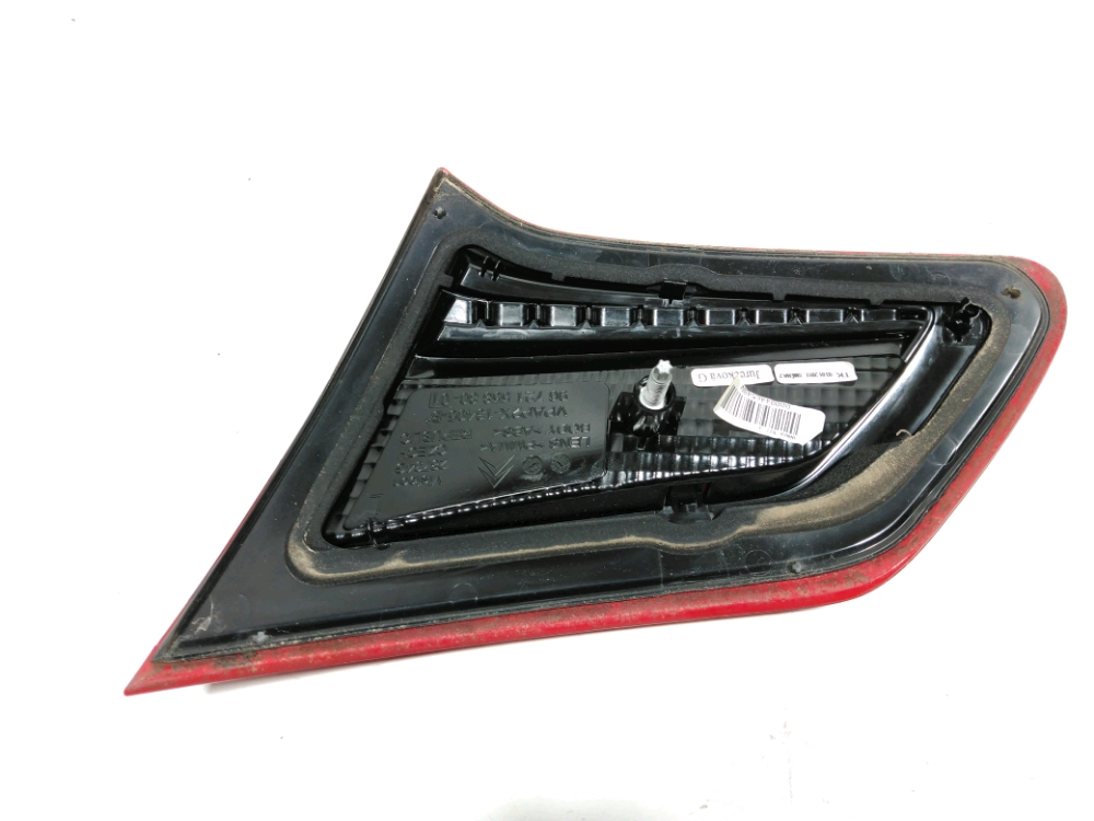 Feu arrière intérieur gauche