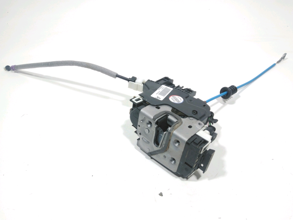 Serrure de porte avant droite