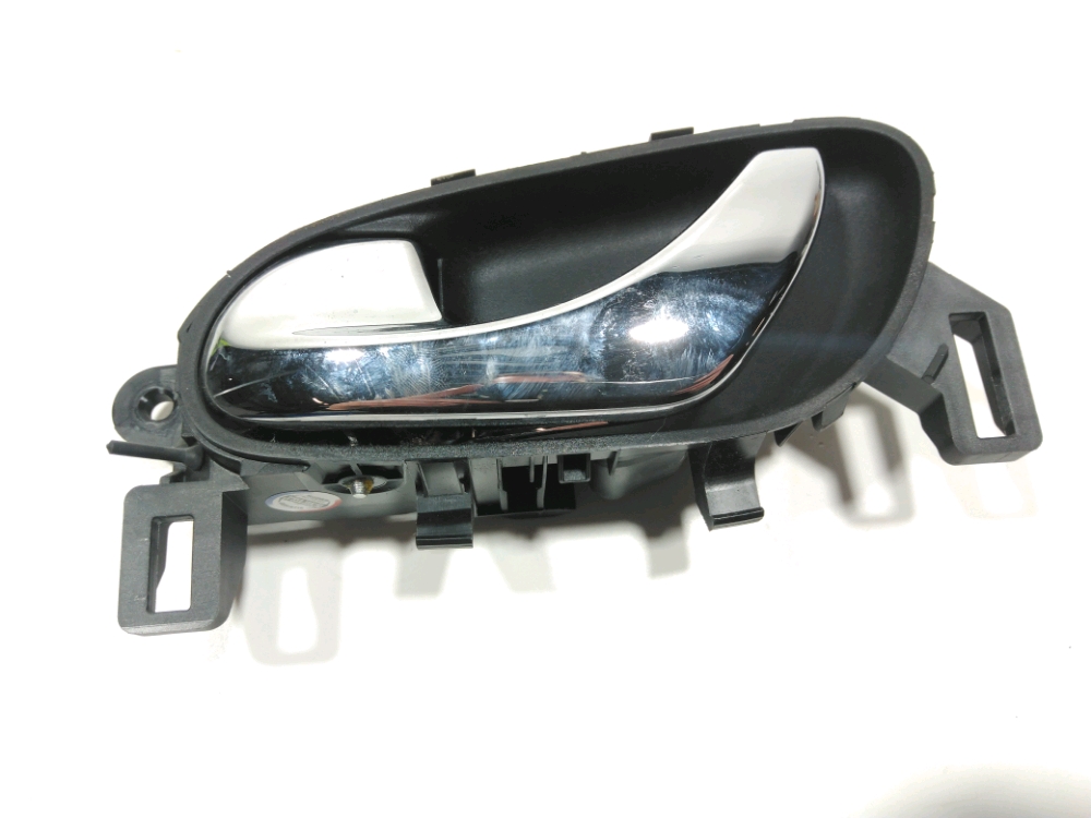 Poignee interieure porte arriere gauche