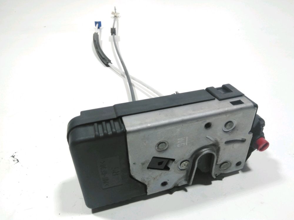 Serrure de porte arriere droite