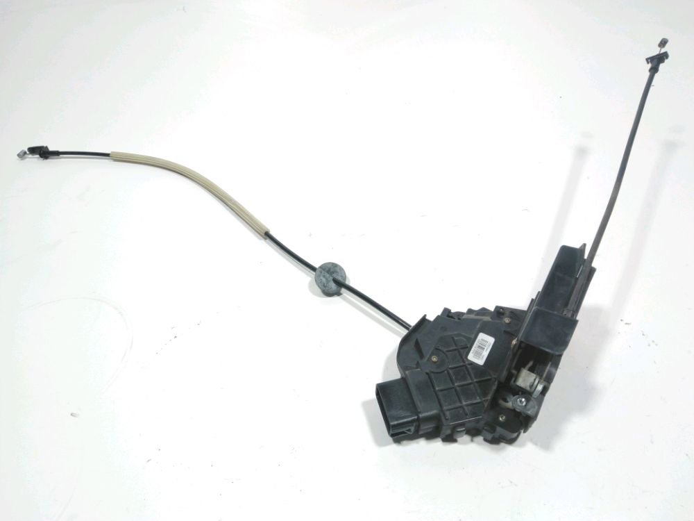 Serrure de porte avant gauche