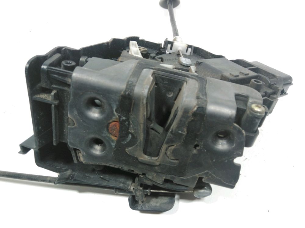 Serrure de porte avant gauche