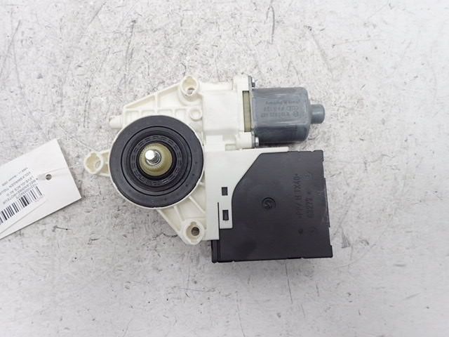 Leve-vitre electrique avant gauche