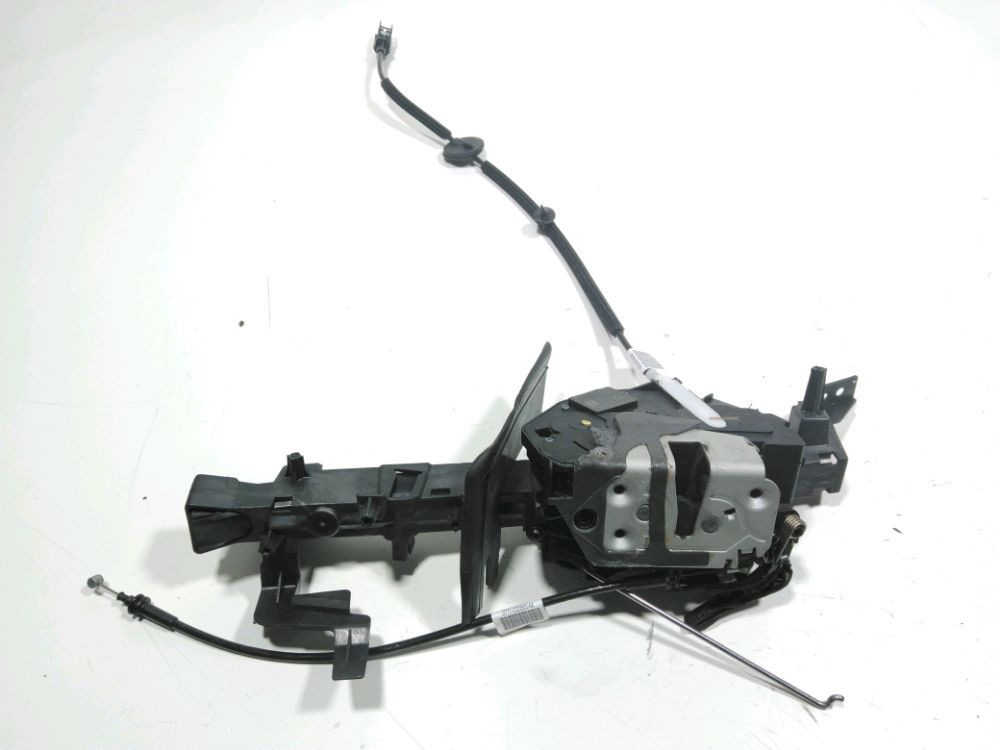 Serrure de porte avant gauche